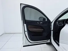 2021 Volvo XC60 T5 4WD Zhiyi Luxury, белый — фото 20