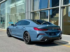 2021 BMW 8 Series 8 840i xDrive M, синий — фото 12