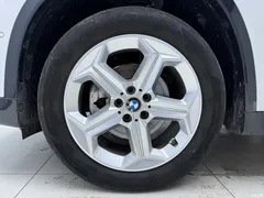 2023 BMW X1 sDrive20Li X Design Package, белый — фото 8
