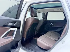 2023 BMW X1 sDrive20Li X Design Package, белый — фото 25