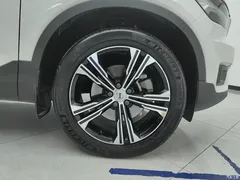 2021 Volvo XC40 T4 4WD Zhiyuan Luxury, белый — фото 6