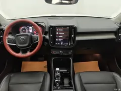 2021 Volvo XC40 T4 4WD Zhiyuan Luxury, белый — фото 12