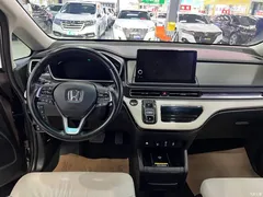 2022 Honda Alison 2.0L e:HEV Luxury — фото 10