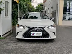 2021 Lexus ES 260 Excellence, белый — фото 3