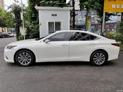 2021 Lexus ES 260 Excellence, белый — фото 4