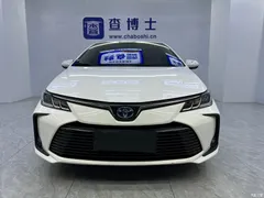 2021 Toyota Corolla Hybrid 1.8L E-CVT Elite, белый — фото 2