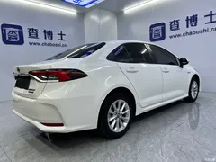 2021 Toyota Corolla Hybrid 1.8L E-CVT Elite, белый — фото 17