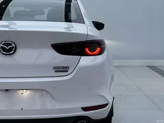 2022 Mazda Axela 2.0L AT quality and elegance, белый — фото 2