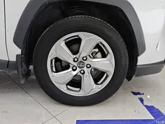 2021 Toyota RAV4 2.0L CVT 2WD Fashion PLUS, белый — фото 6