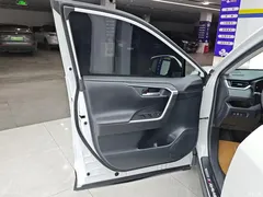 2021 Toyota RAV4 2.0L CVT 2WD Fashion PLUS, белый — фото 7