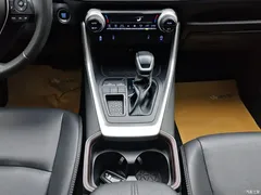2021 Toyota RAV4 2.0L CVT 2WD Fashion PLUS, белый — фото 16