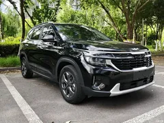 2023 Kia Seltos 1.5L CVT Luxury, чёрный — фото 3