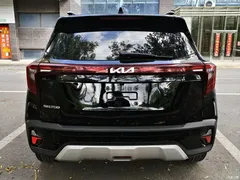 2023 Kia Seltos 1.5L CVT Luxury, чёрный — фото 10