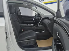 2023 Hyundai Tucson L 1.5T AT 2WD LUX Premium, белый — фото 8