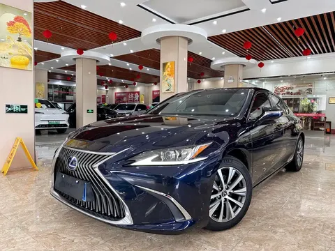 2020 Lexus ES 300h