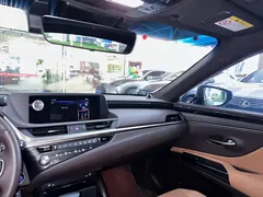 2020 Lexus ES 300h, синий — фото 9