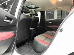 2021 Toyota Corolla TNGA 1.5L CVT GR SPORT, белый — фото 9