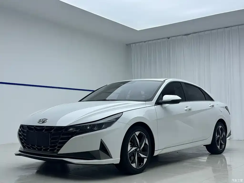 2022 Hyundai Elantra 1.5L CVT LUX Premium