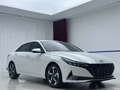 2022 Hyundai Elantra 1.5L CVT LUX Premium, белый — фото 3
