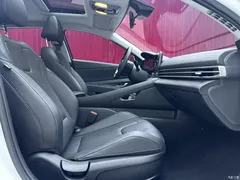 2022 Hyundai Elantra 1.5L CVT LUX Premium, белый — фото 8