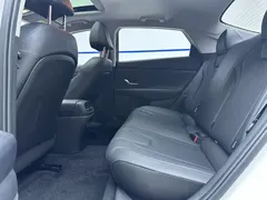 2022 Hyundai Elantra 1.5L CVT LUX Premium, белый — фото 9