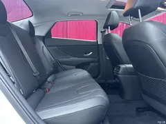 2022 Hyundai Elantra 1.5L CVT LUX Premium, белый — фото 10