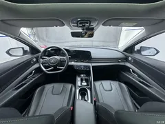 2022 Hyundai Elantra 1.5L CVT LUX Premium, белый — фото 11