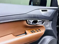2021 Volvo XC90 T8 PHEV Premium Luxury 7-seat, чёрный — фото 11