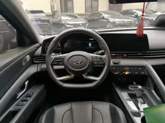 2021 Hyundai Elantra 1.5L CVT LUX Premium, чёрный — фото 3