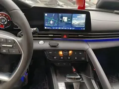 2021 Hyundai Elantra 1.5L CVT LUX Premium, чёрный — фото 6