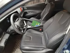 2021 Hyundai Elantra 1.5L CVT LUX Premium, чёрный — фото 8