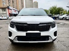 2023 Kia Seltos 1.5L CVT Luxury, белый — фото 2