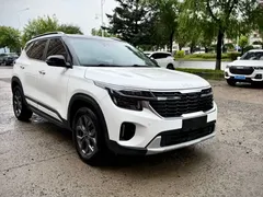 2023 Kia Seltos 1.5L CVT Luxury, белый — фото 3