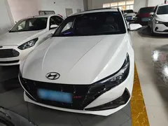 2022 Hyundai Elantra 240TGDi DCT LUX Premium, белый — фото 3