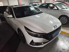 2022 Hyundai Elantra 240TGDi DCT LUX Premium, белый — фото 4