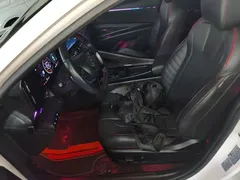 2022 Hyundai Elantra 240TGDi DCT LUX Premium, белый — фото 15