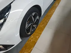 2022 Hyundai Elantra 240TGDi DCT LUX Premium, белый — фото 23