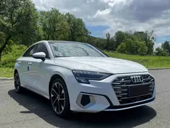 2023 Audi A3L Limousine 35 TFSI Luxury, белый — фото 3