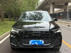 2022 Audi Q7 55 TFSI quattro S line Sport, чёрный — фото 2