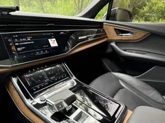 2022 Audi Q7 55 TFSI quattro S line Sport, чёрный — фото 9
