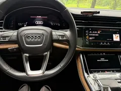 2022 Audi Q7 55 TFSI quattro S line Sport, чёрный — фото 10