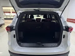 2023 Jetour X70 PLUS 1.5T DCT 5-seat, белый — фото 20