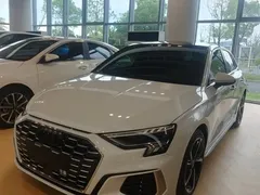 2023 Audi A3 Sportback 35 TFSI Fashion Sport, белый — фото 1