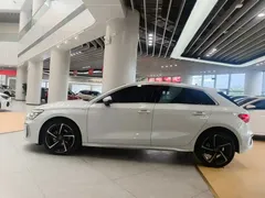 2023 Audi A3 Sportback 35 TFSI Fashion Sport, белый — фото 4