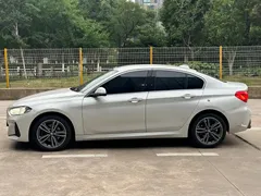 2021 BMW 1 Series 1 120i M Sport, белый — фото 5