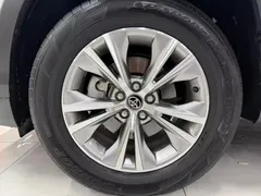 2021 Toyota Highlander 2.0T 4WD Elite 7-seat, белый — фото 18