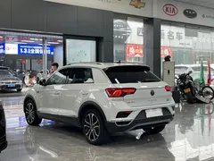 2021 Volkswagen T-Roc 280TSI DSG 4WD Luxury Smart Connect, белый — фото 14