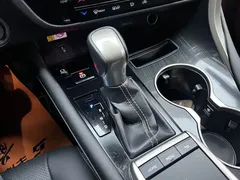 2020 Lexus RX 300 4WD, белый — фото 11