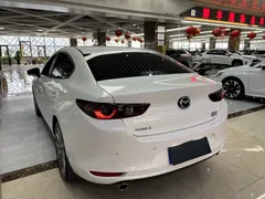 2023 Mazda 3 2.0L AT, белый — фото 6