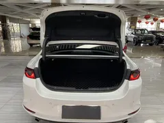 2023 Mazda 3 2.0L AT, белый — фото 11